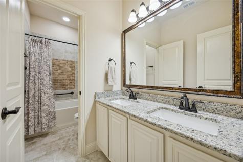 203 Oakcrest Drive Justin TX 76247