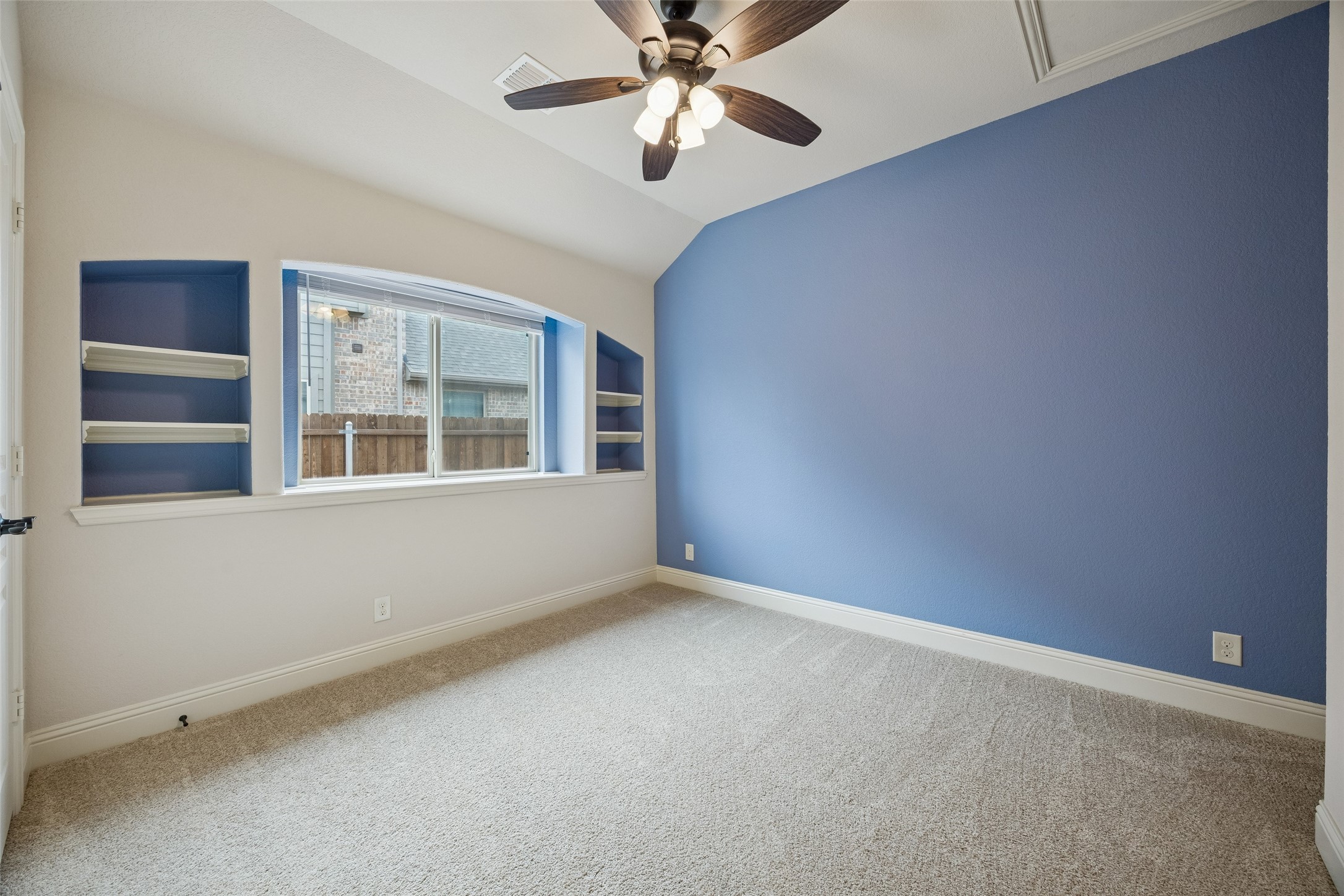 203 Oakcrest Drive Justin TX 76247