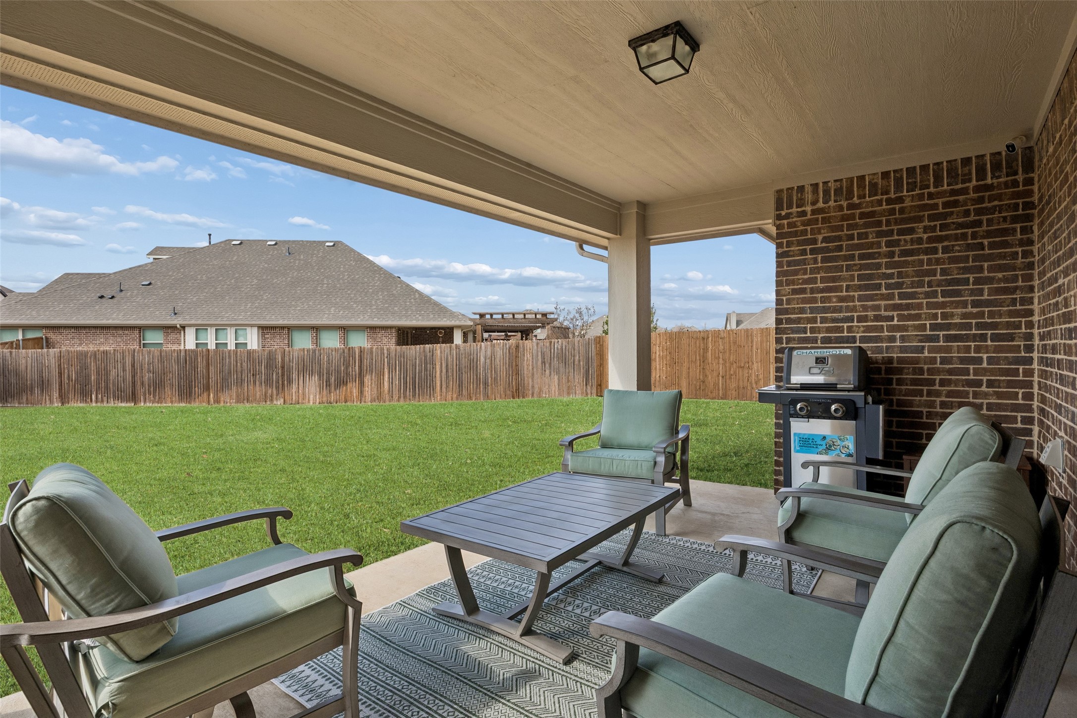 203 Oakcrest Drive Justin TX 76247