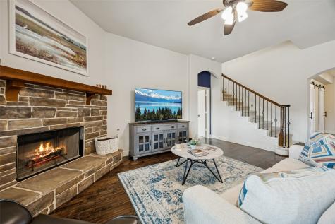 203 Oakcrest Drive Justin TX 76247