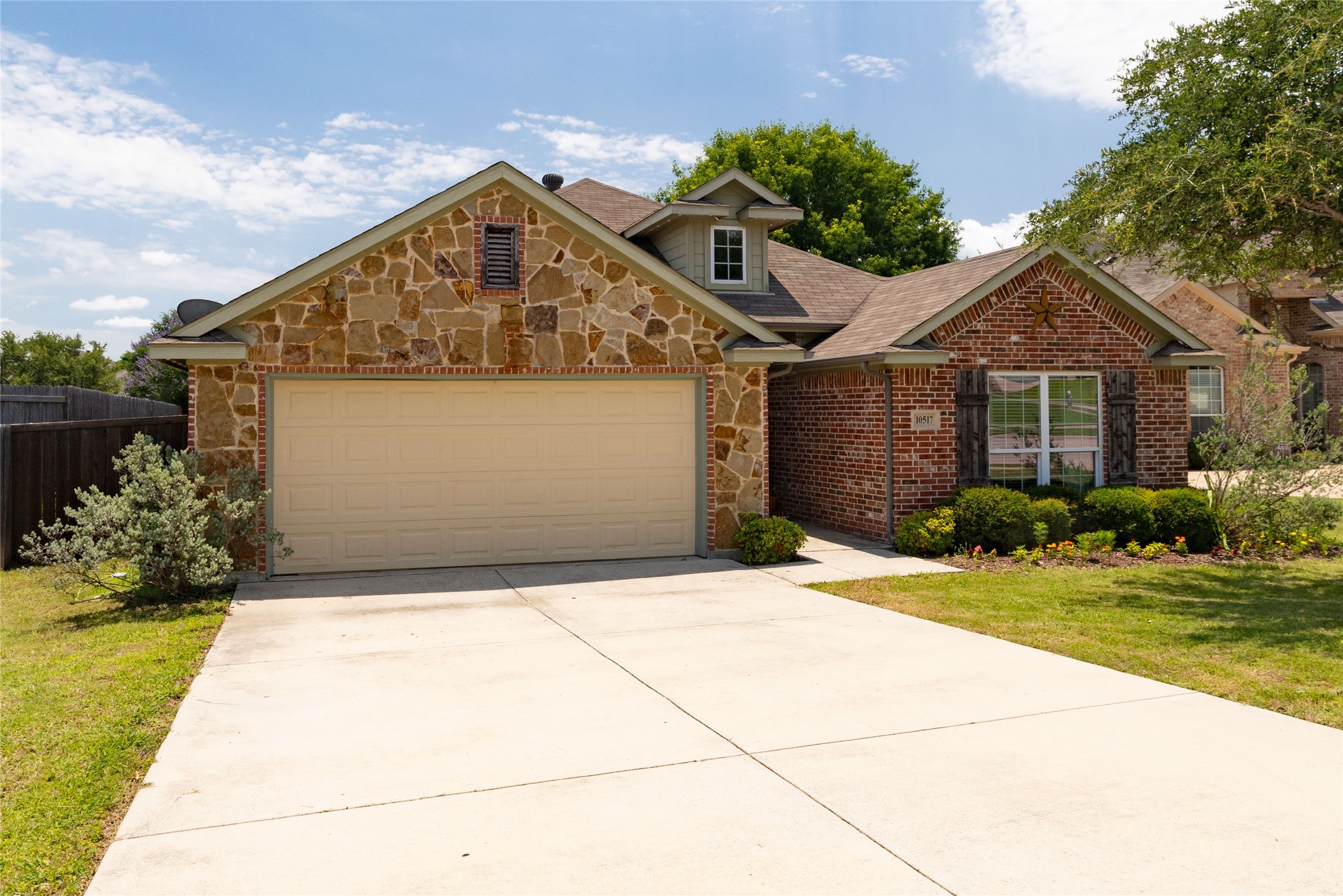 10517 N Haven Drive Benbrook TX 76126