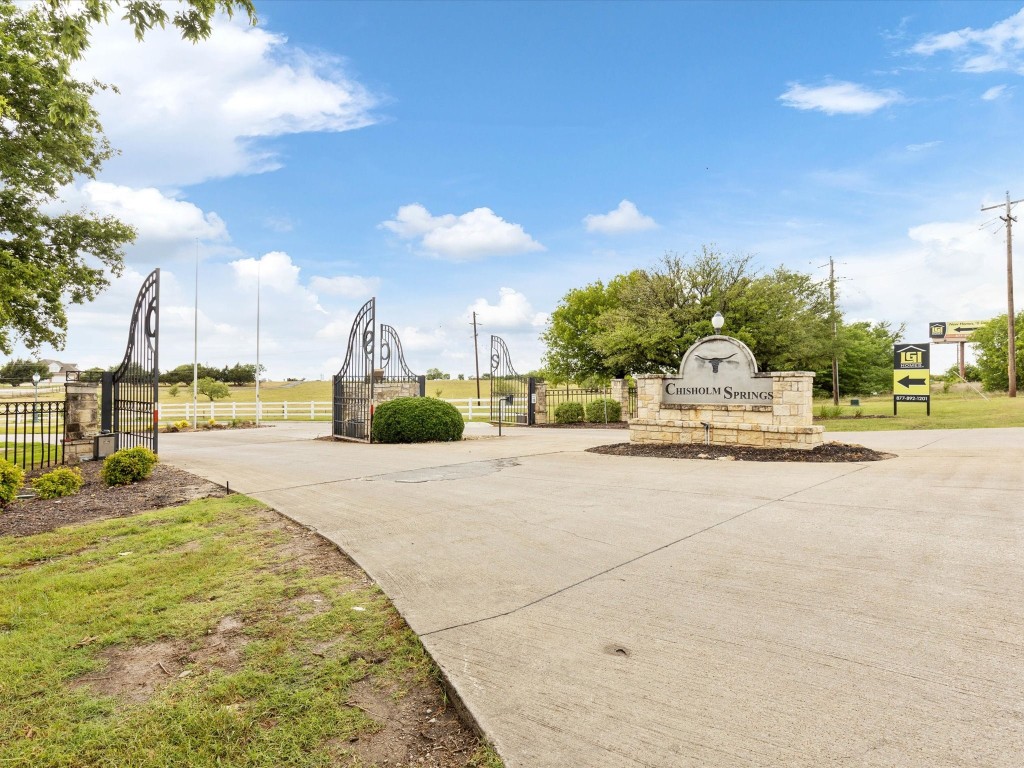 106 Dodge City Trail Newark TX 76071