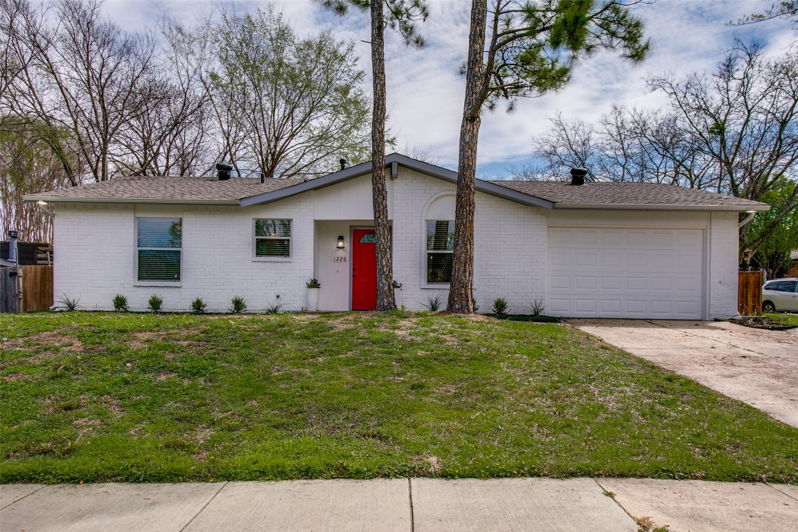 1226 S Country Club Road E Garland TX 75040