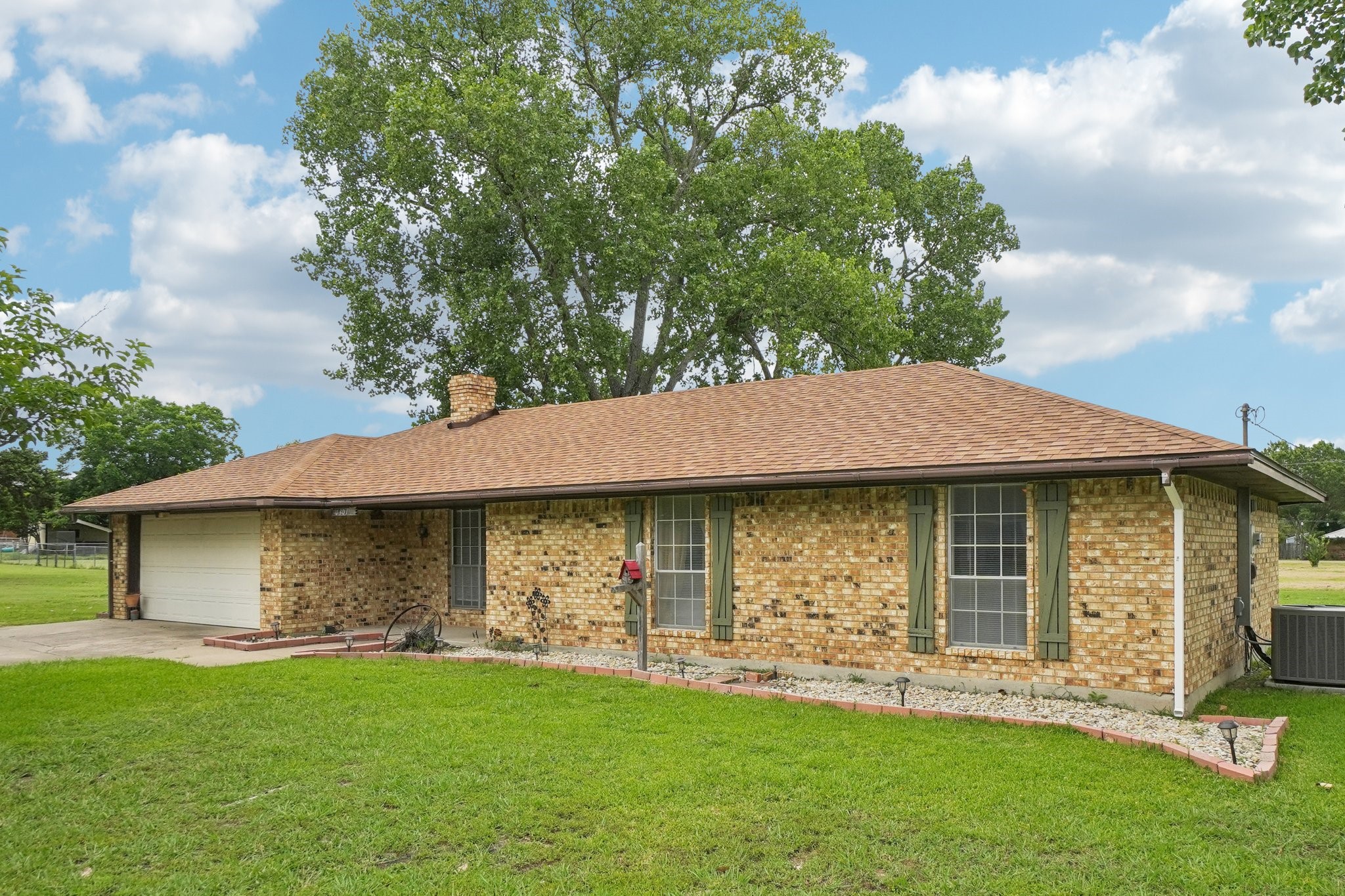 1301 Azalea Lane Waxahachie TX 75165