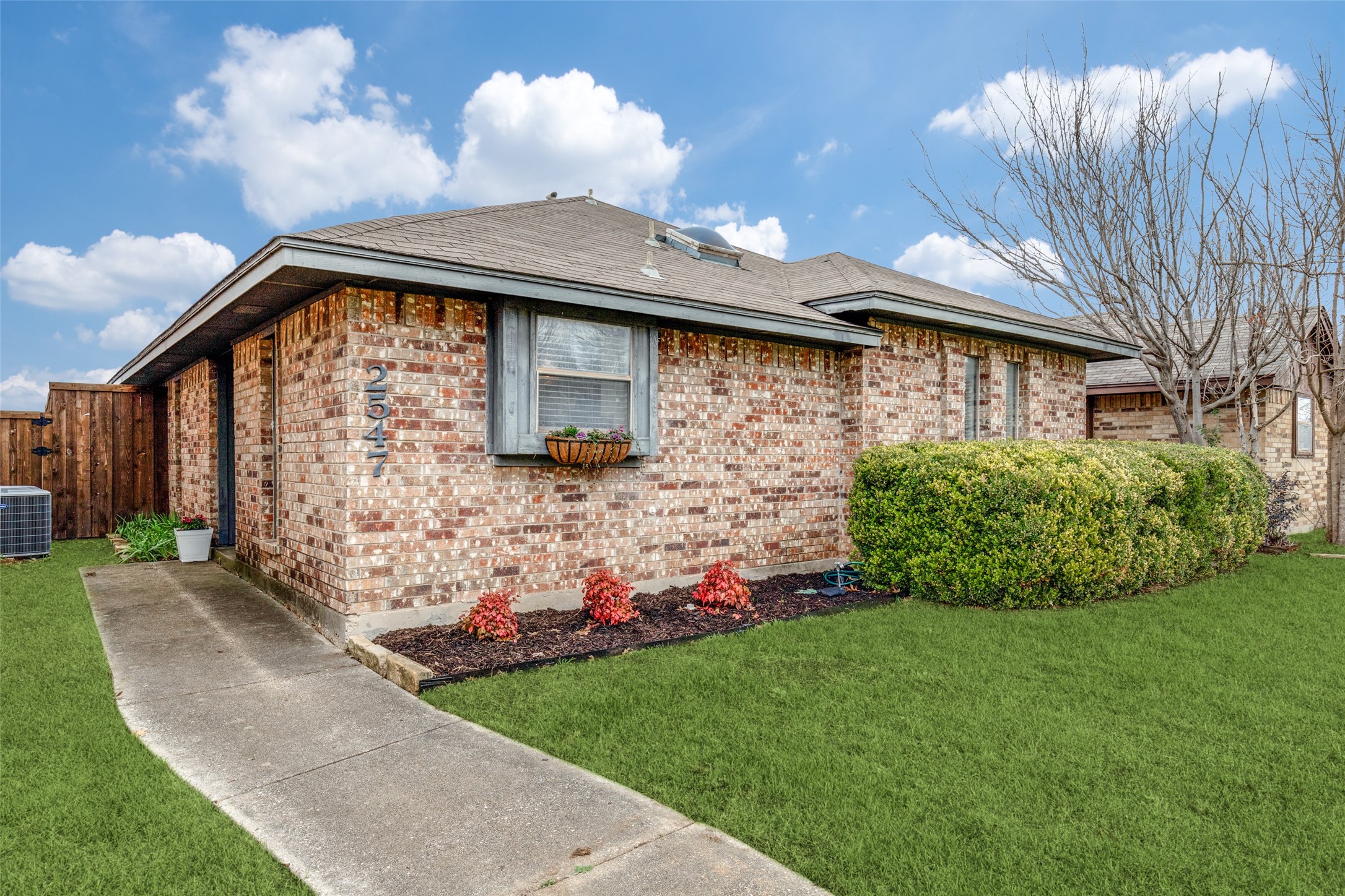 2547 Sundance Lane Dallas TX 75287