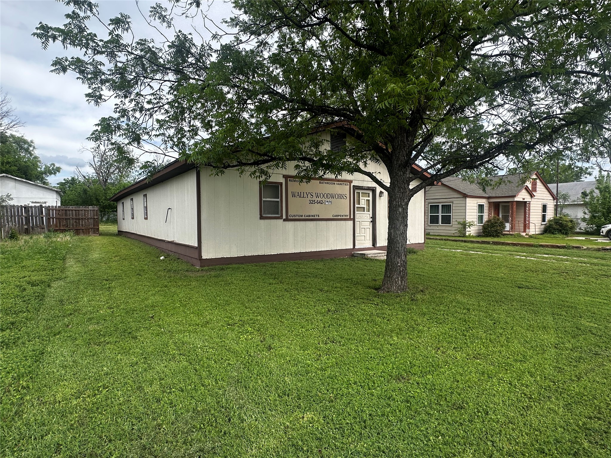 205 S 1st Street Bangs TX 76823