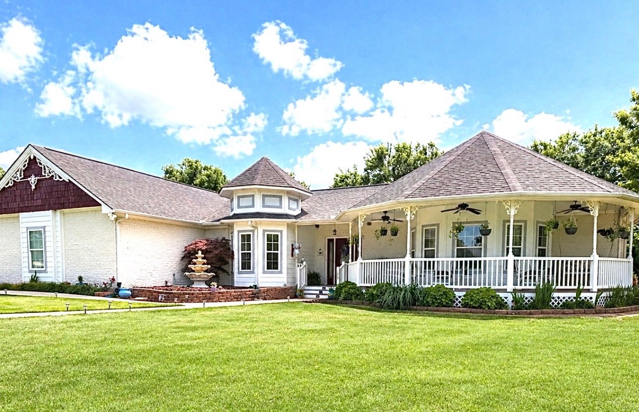 102 Palmer Drive Comanche TX 76442