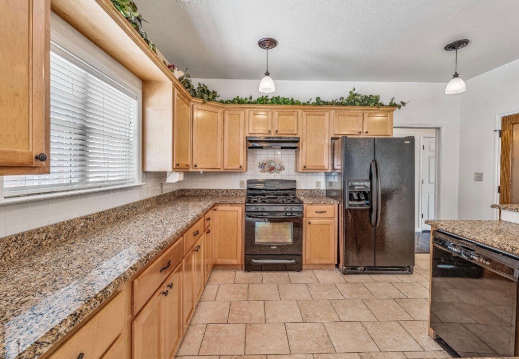 102 Palmer Drive Comanche TX 76442