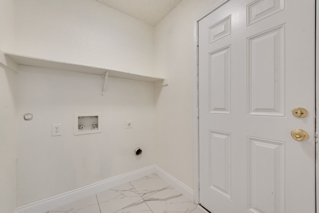 4028 O B Crowe Drive Dallas TX 75227