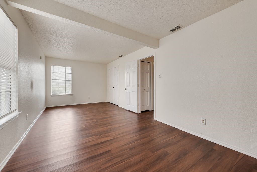 4028 O B Crowe Drive Dallas TX 75227