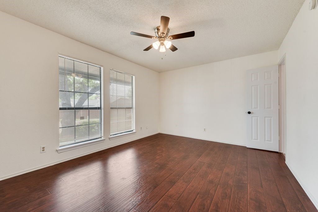 4028 O B Crowe Drive Dallas TX 75227