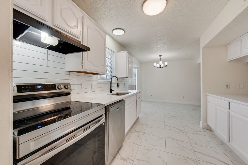 4028 O B Crowe Drive Dallas TX 75227