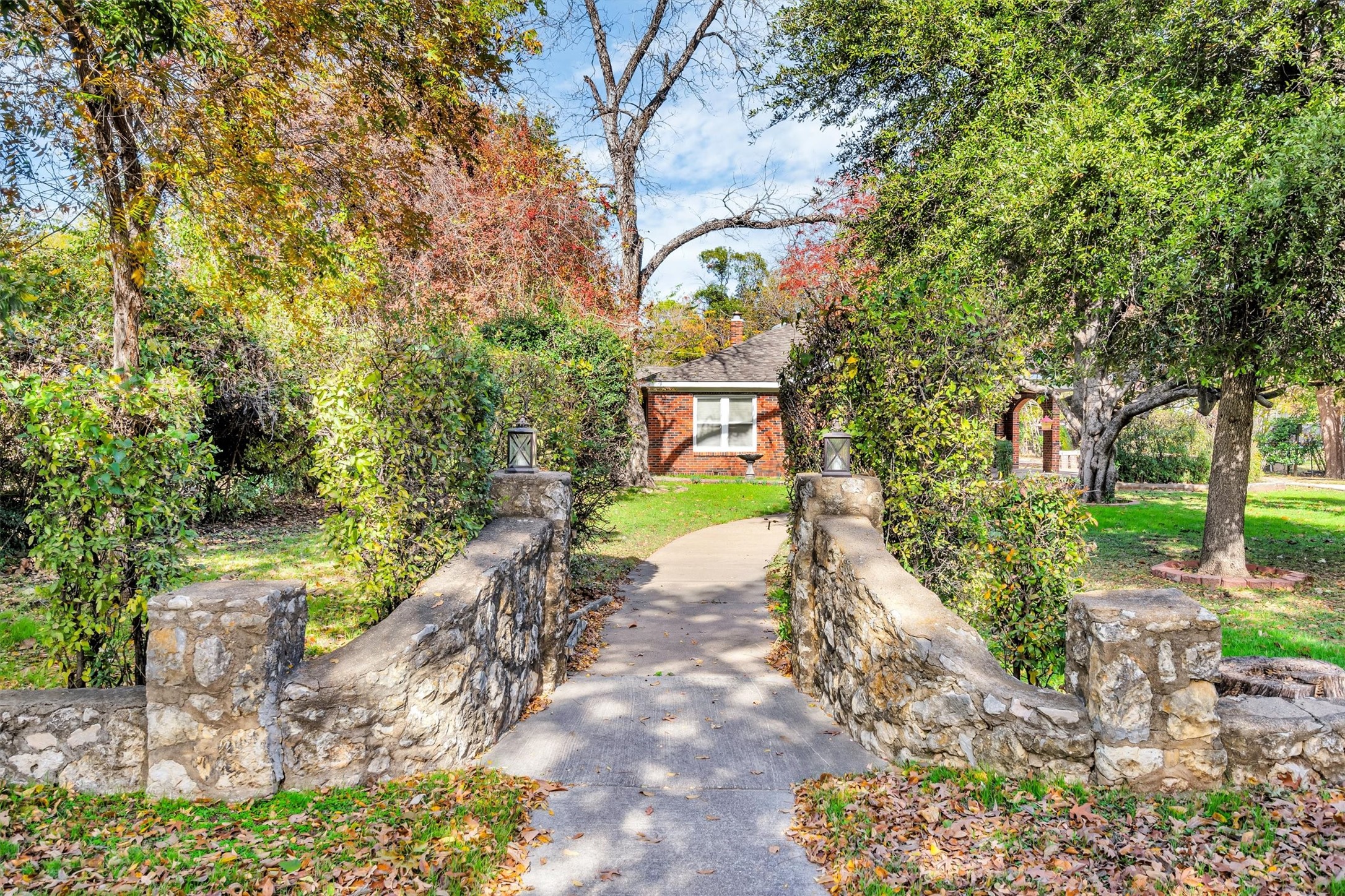 4715 NE Loraine Street Haltom City TX 76117