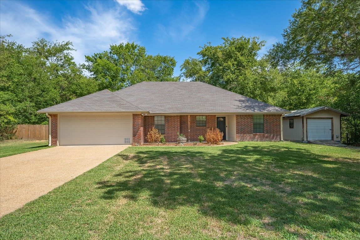 209 Olive Street Van TX 75790