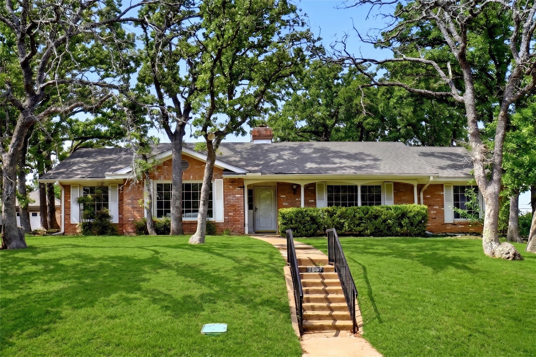 2907 Lakeshore Court Arlington TX 76013