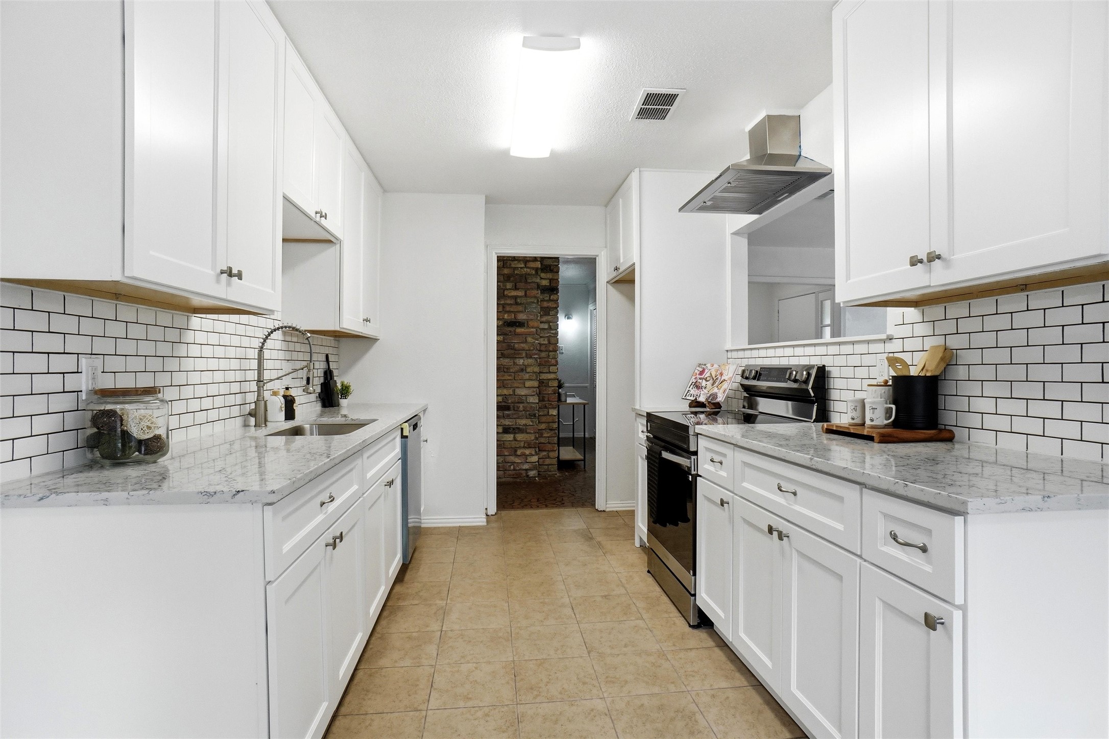 2907 Lakeshore Court Arlington TX 76013