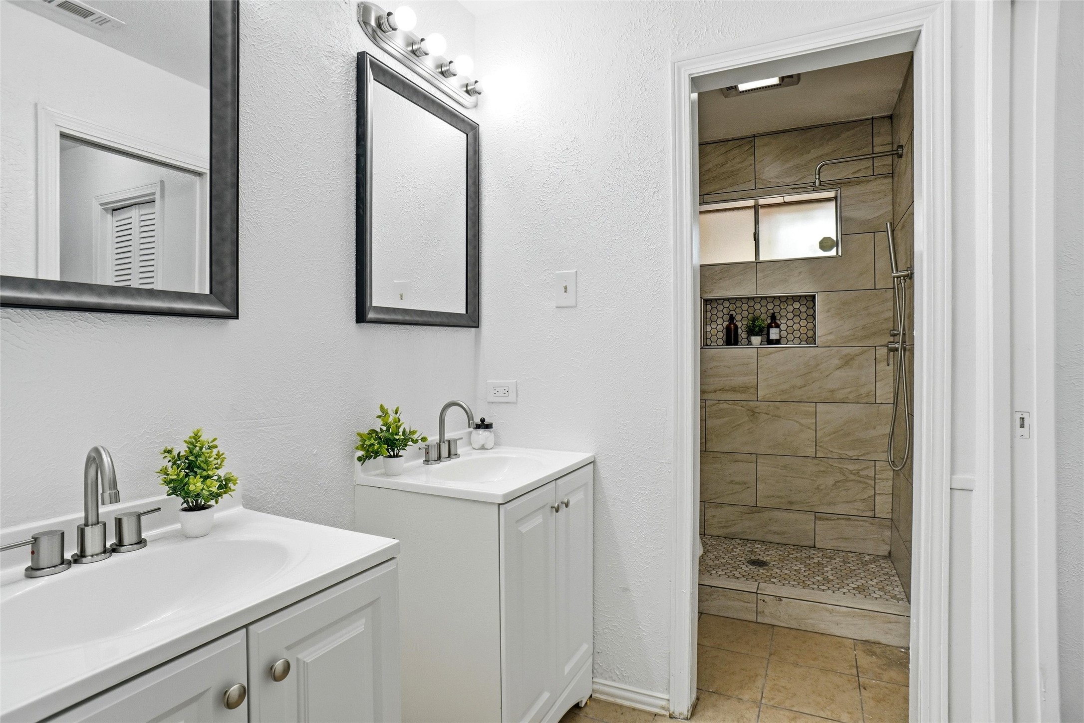 2907 Lakeshore Court Arlington TX 76013