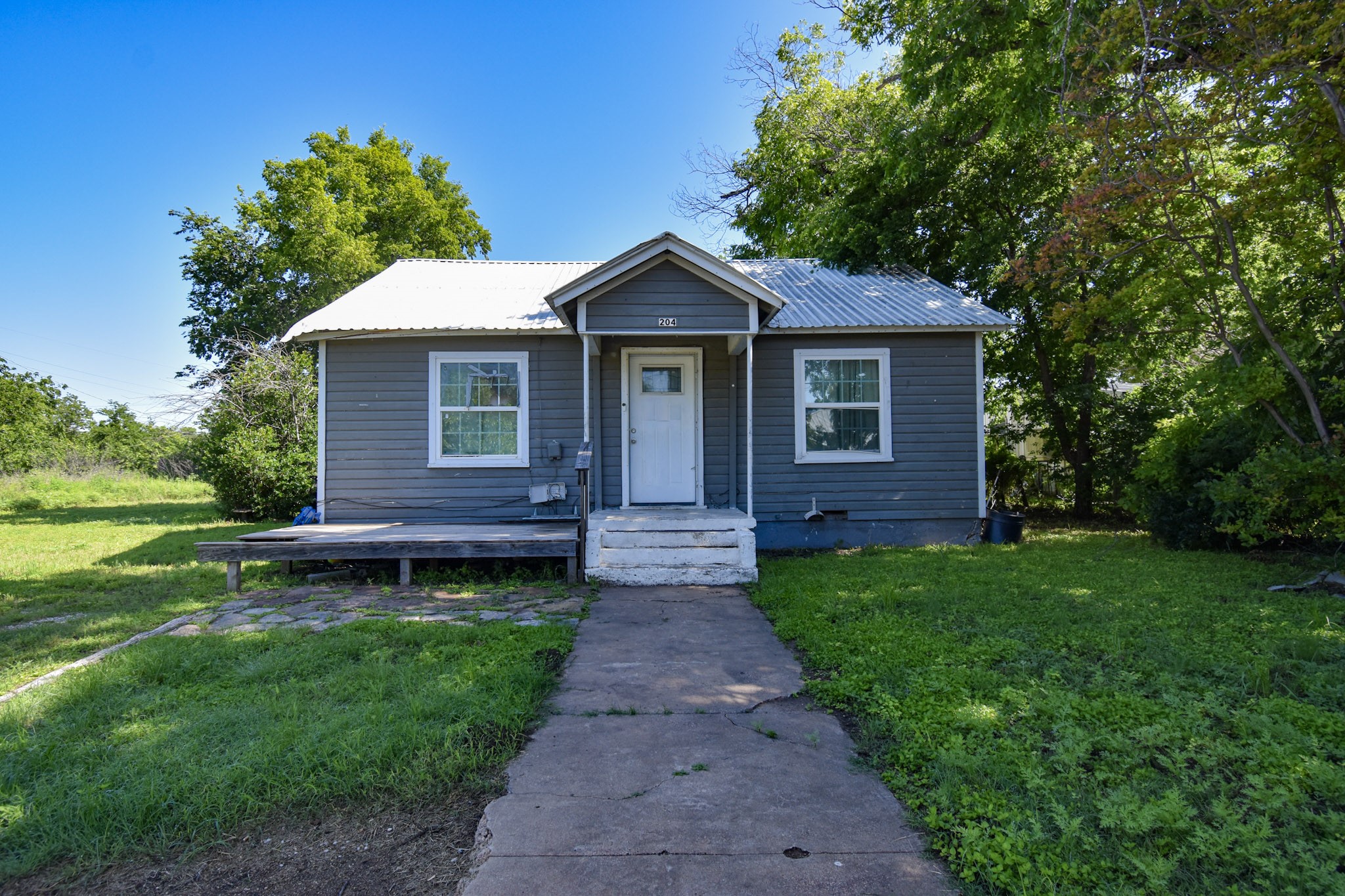 204 W Victoria Brady TX 76825