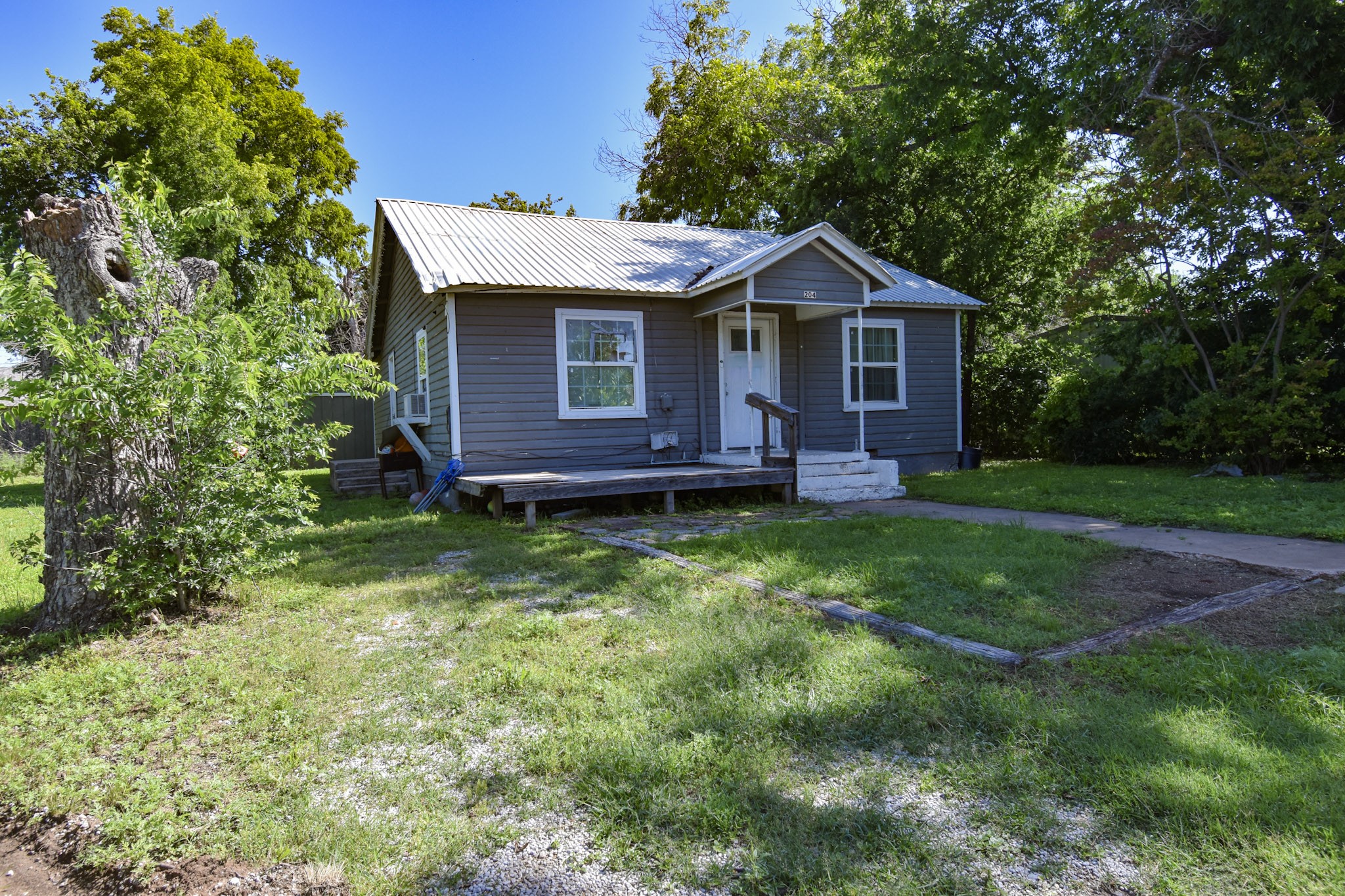 204 W Victoria Brady TX 76825