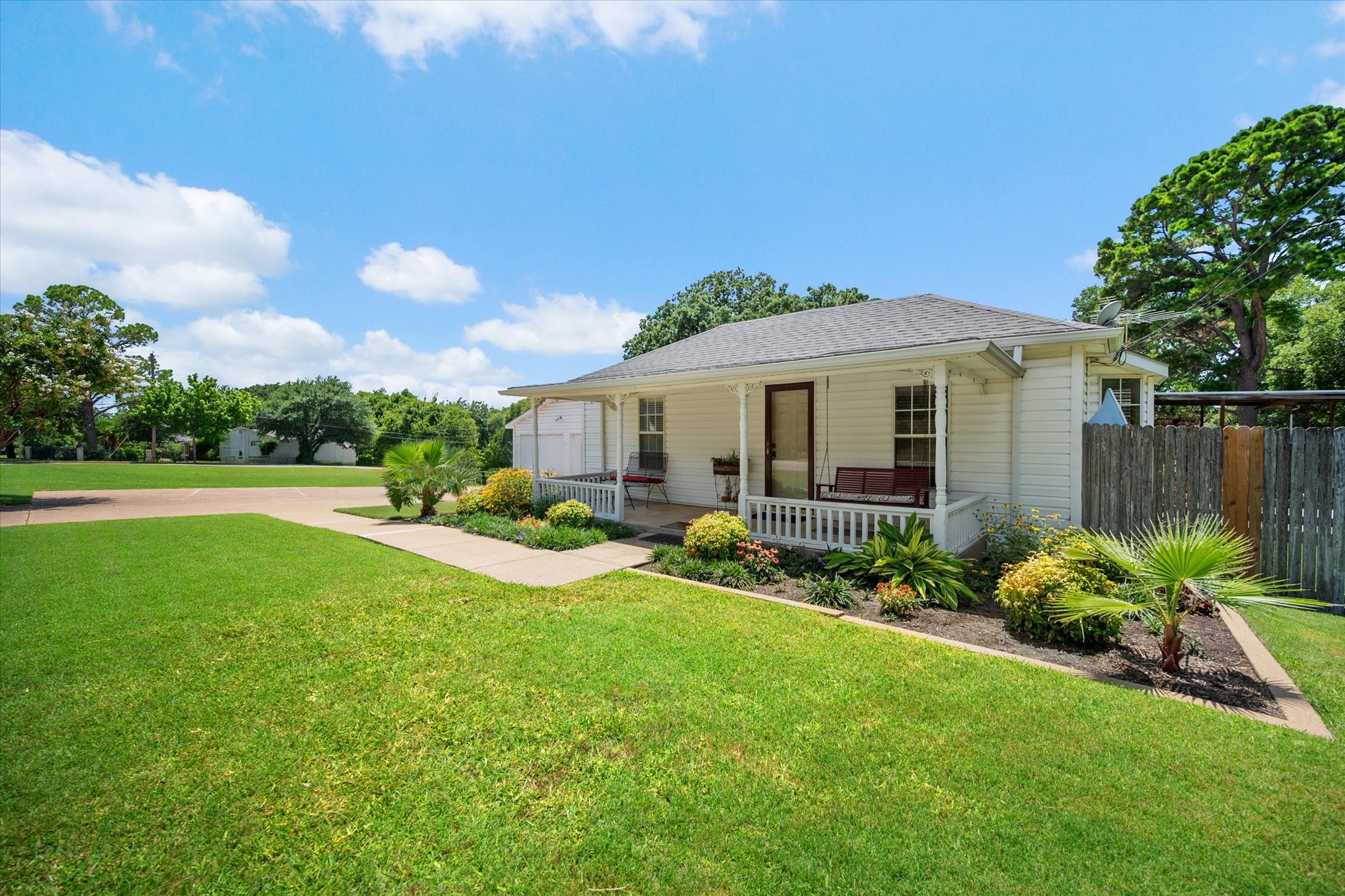 5912 Forest Hill Drive Forest Hill TX 76119