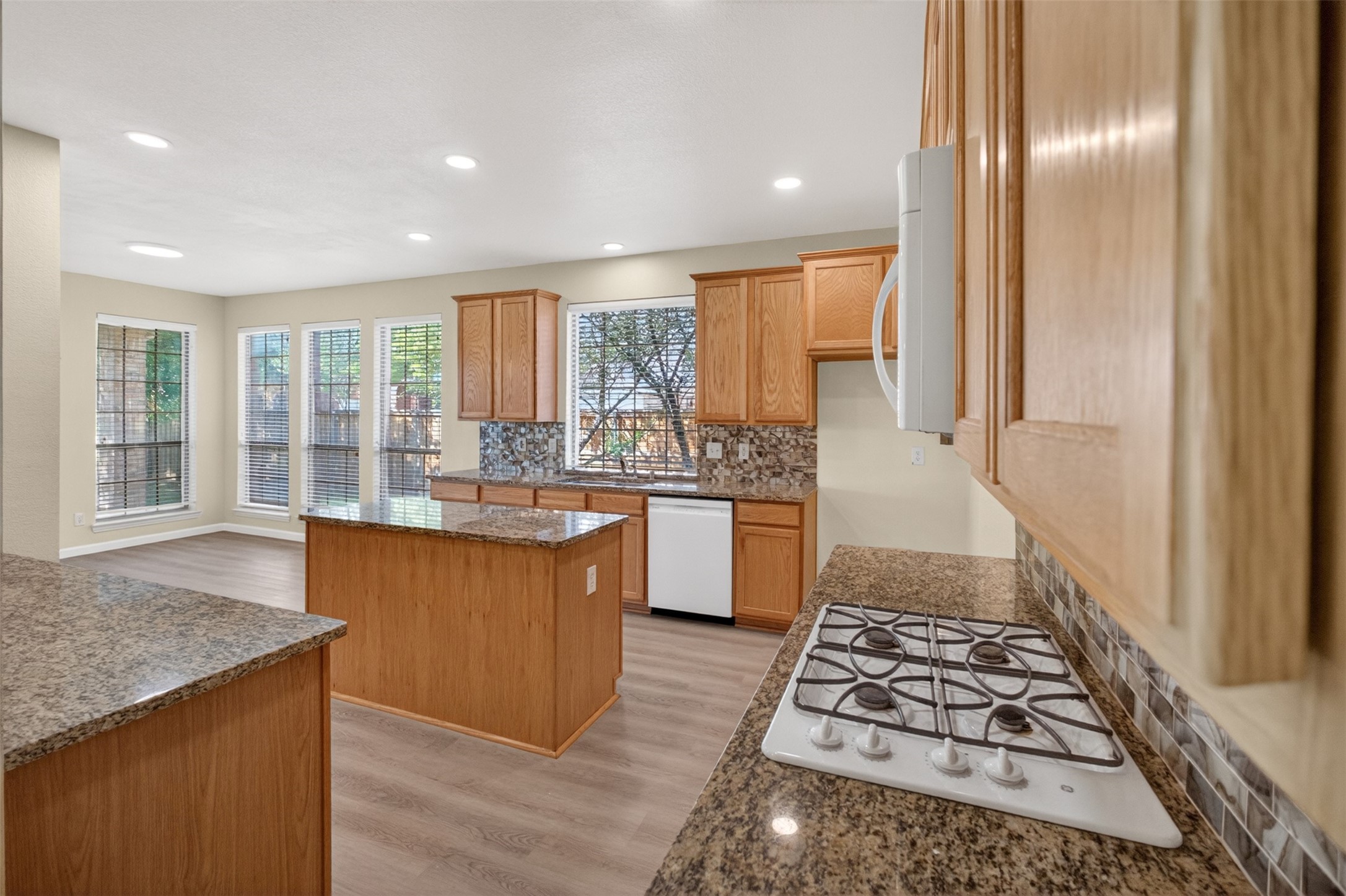 2616 Cove Drive Grand Prairie TX 75054