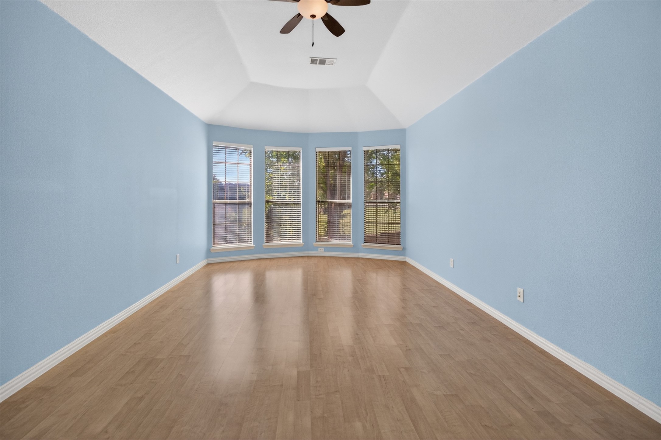 2616 Cove Drive Grand Prairie TX 75054
