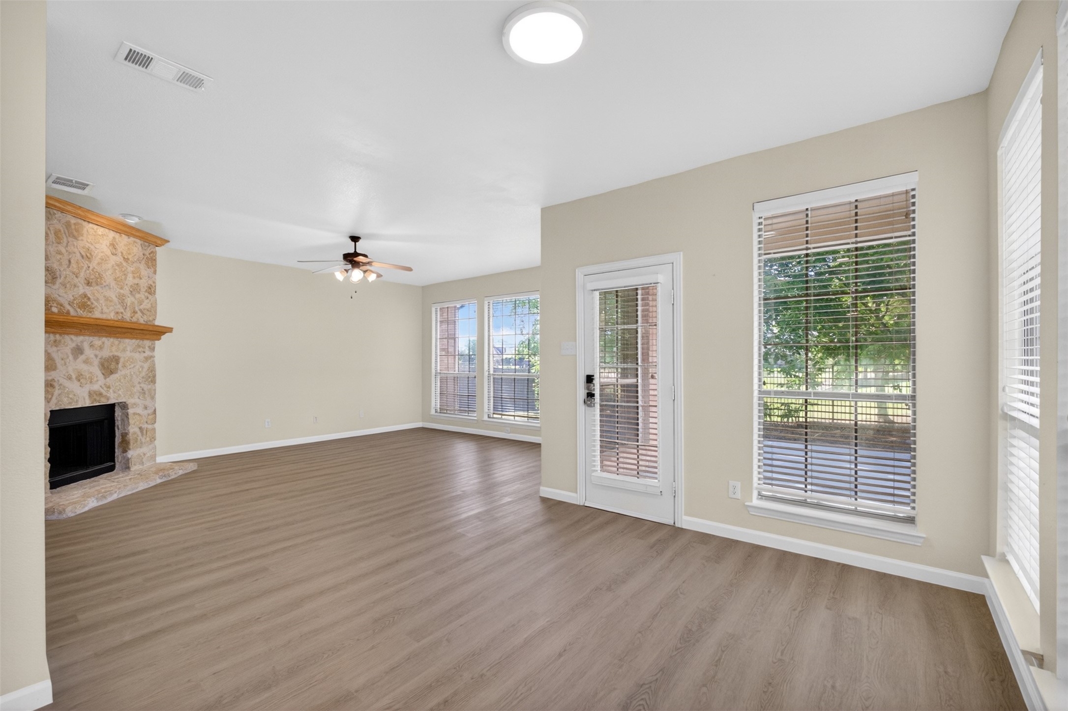 2616 Cove Drive Grand Prairie TX 75054