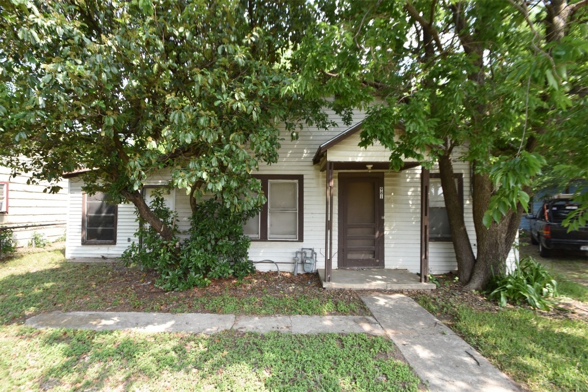 981 W Oak Street Stephenville TX 76401