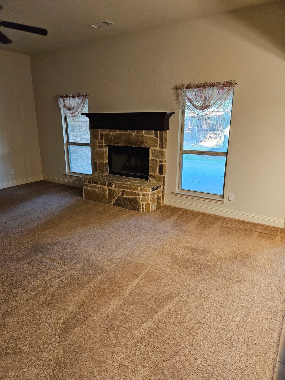1631 St Croix Street Burleson TX 76028