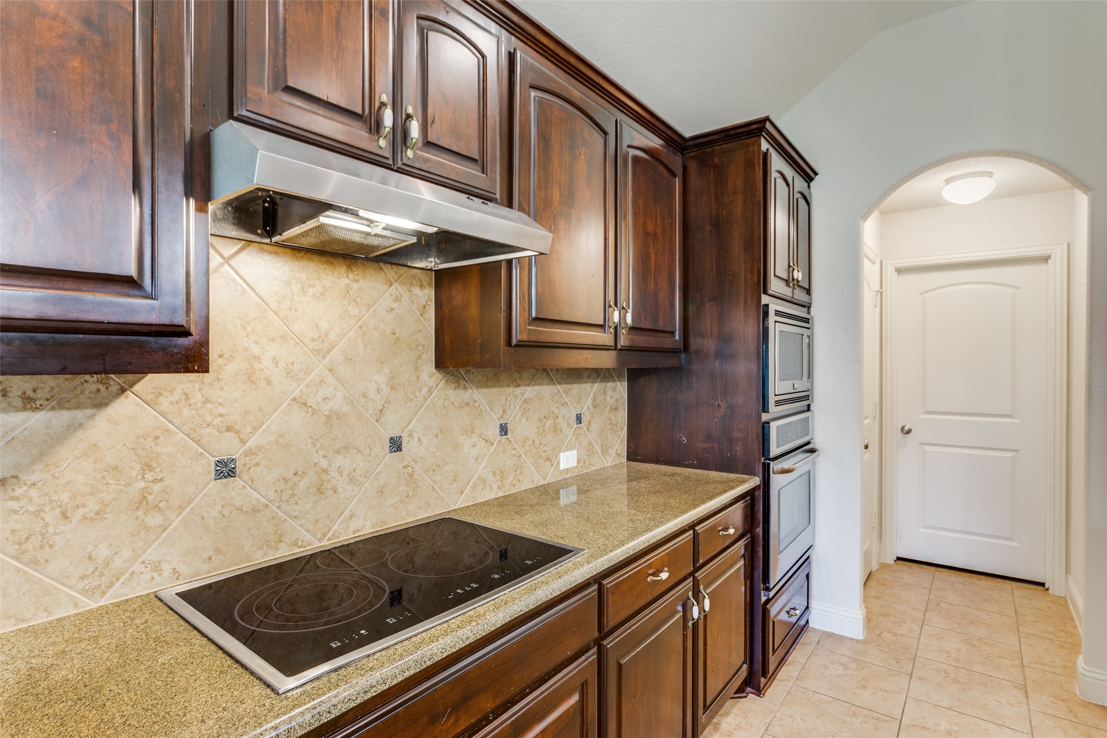 1631 St Croix Street Burleson TX 76028