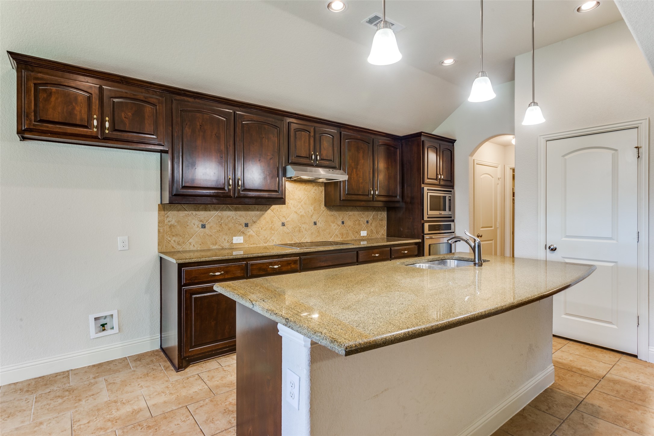 1631 St Croix Street Burleson TX 76028