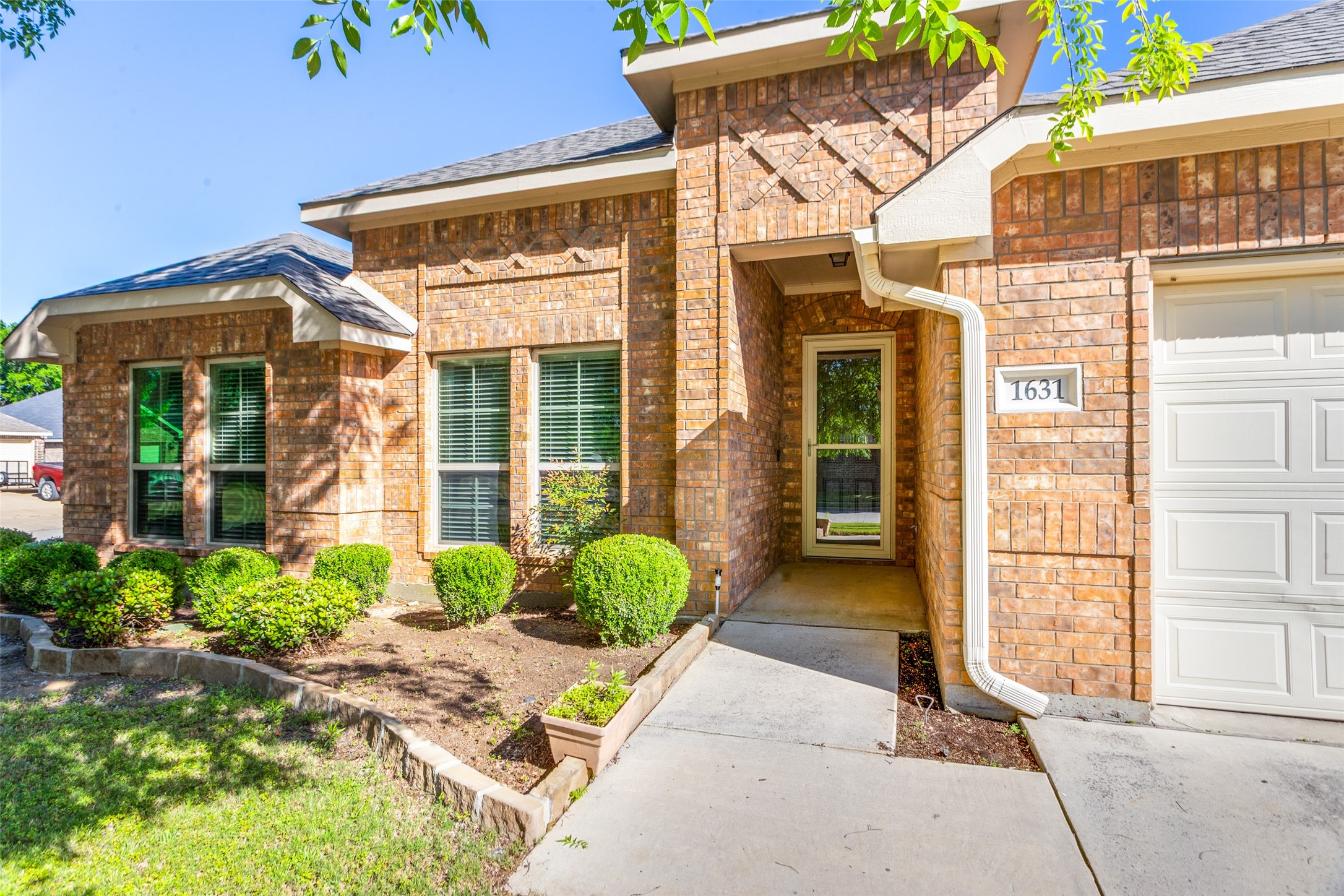 1631 St Croix Street Burleson TX 76028