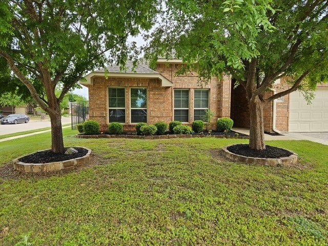 1631 St Croix Street Burleson TX 76028