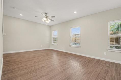 3538 Apple Valley Way Dallas TX 75227