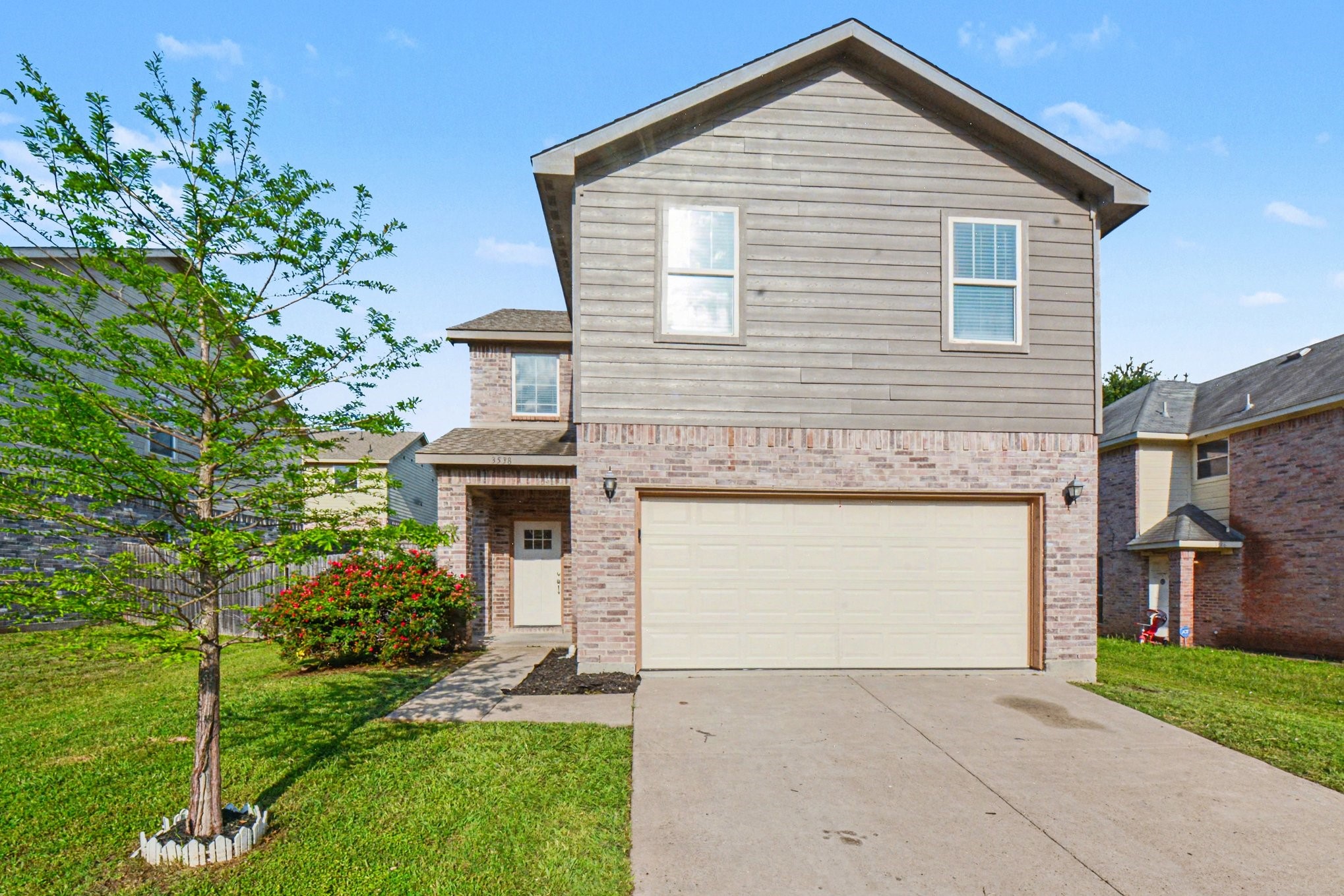 3538 Apple Valley Way Dallas TX 75227