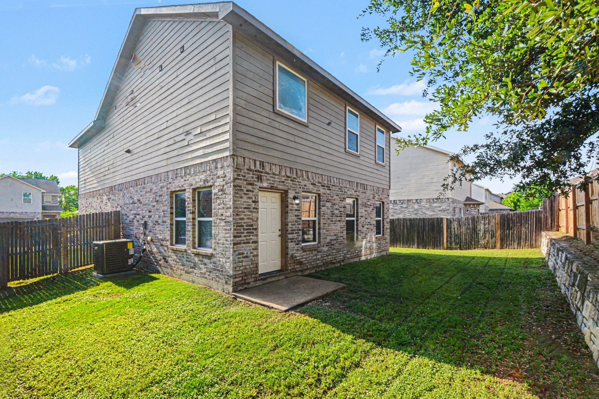 3538 Apple Valley Way Dallas TX 75227