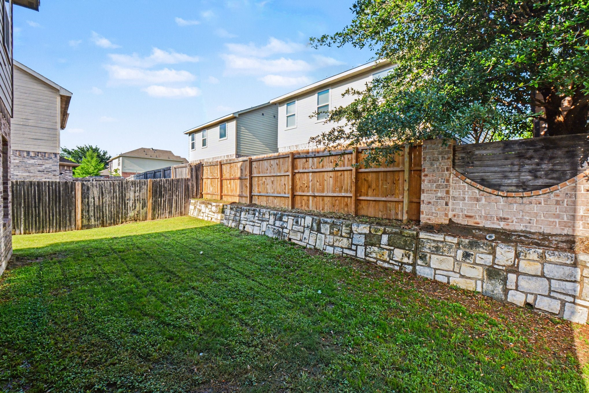 3538 Apple Valley Way Dallas TX 75227