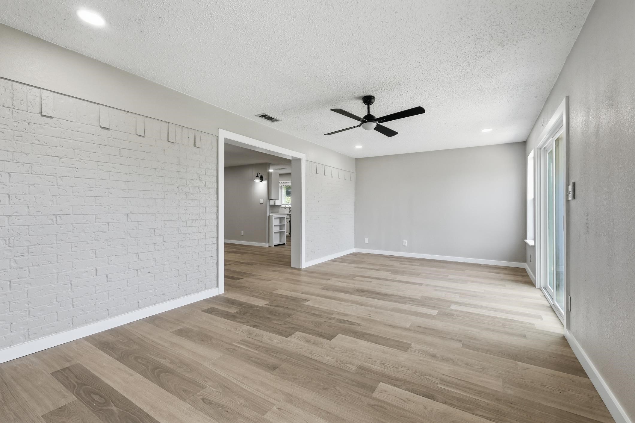 1909 Schumac Lane Bedford TX 76022