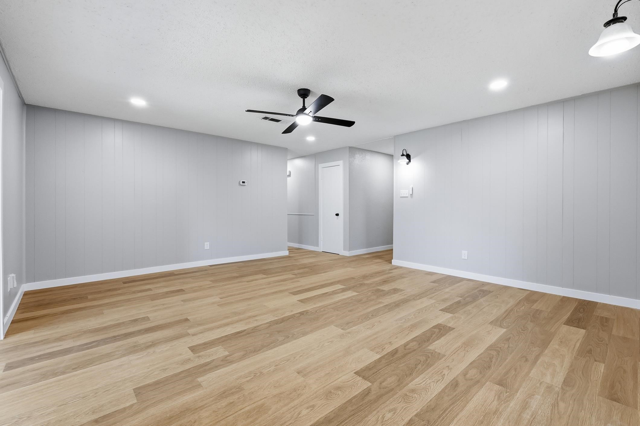 1909 Schumac Lane Bedford TX 76022