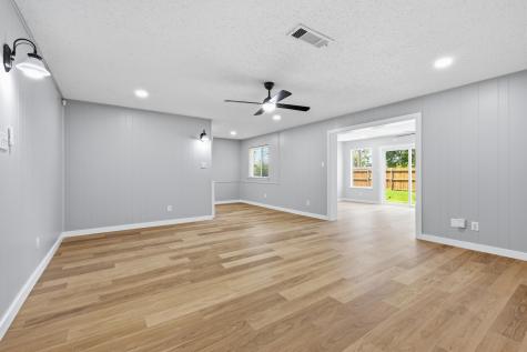 1909 Schumac Lane Bedford TX 76022