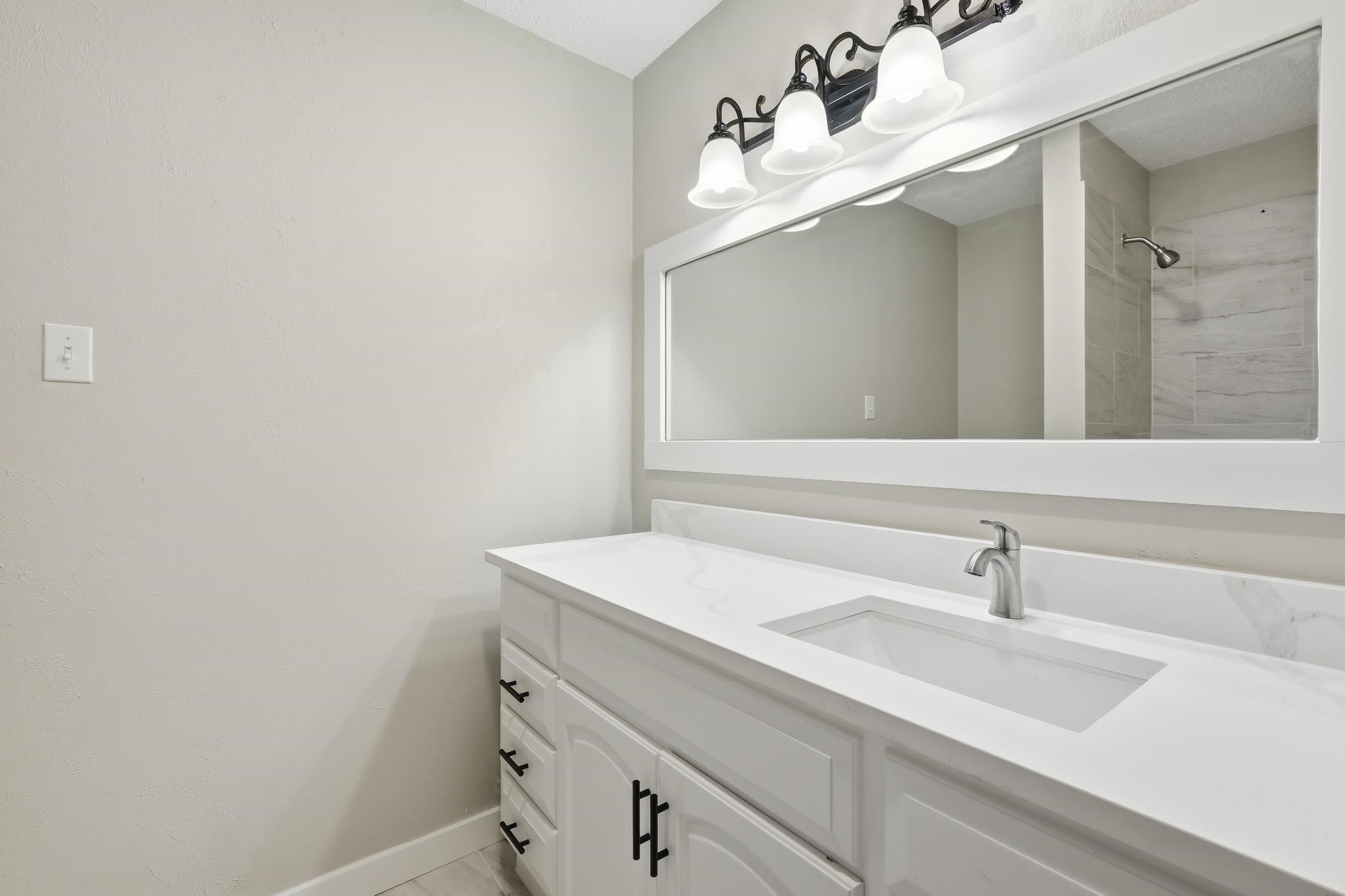 1909 Schumac Lane Bedford TX 76022