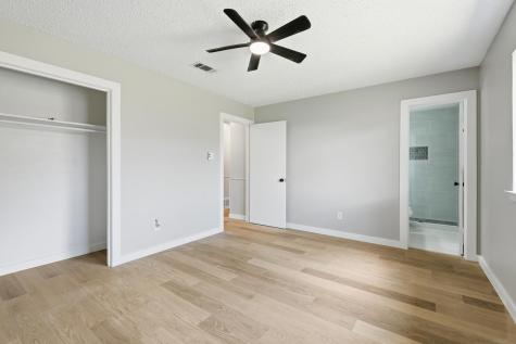 1909 Schumac Lane Bedford TX 76022