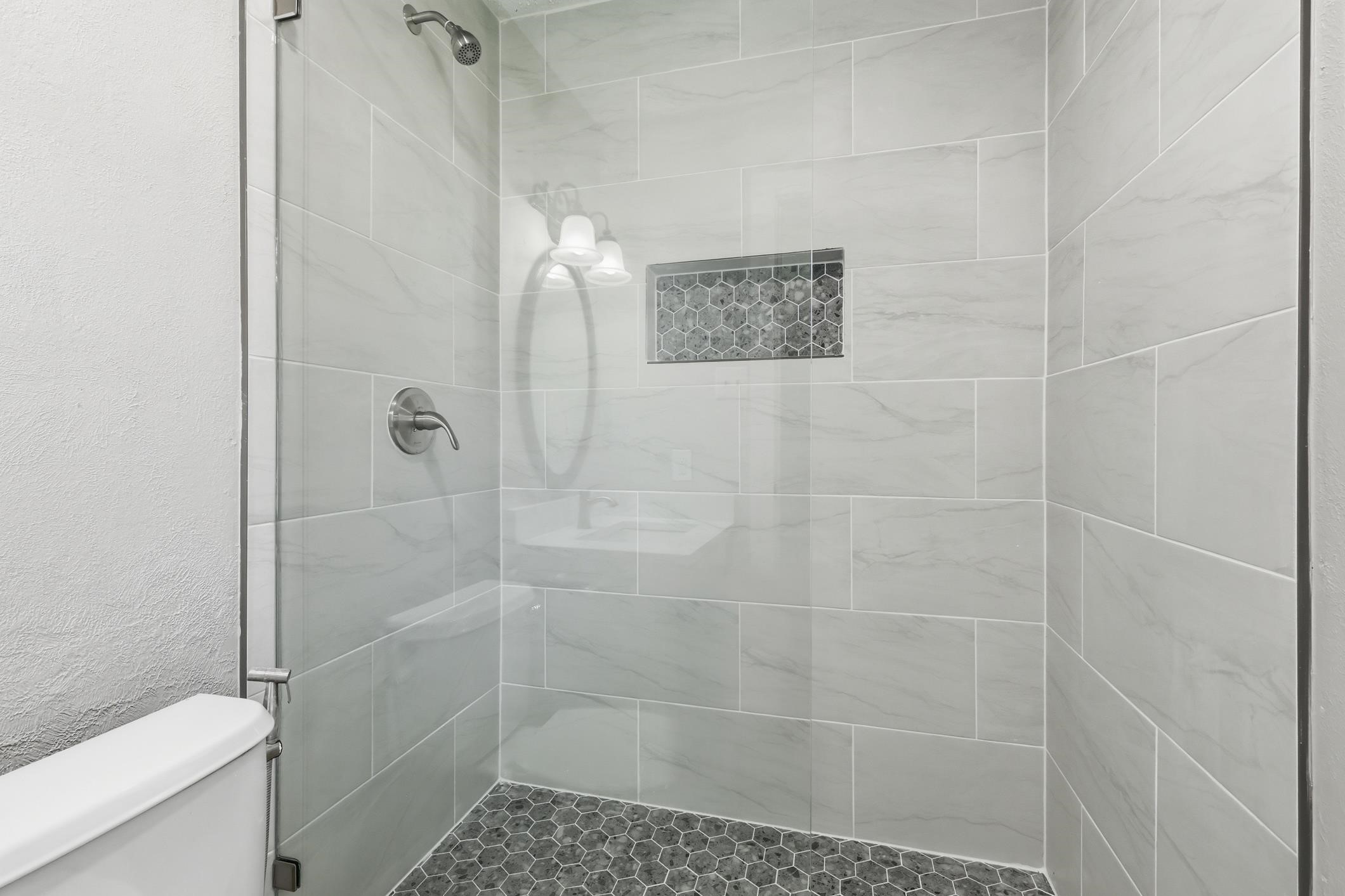 1909 Schumac Lane Bedford TX 76022