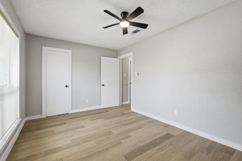 1909 Schumac Lane Bedford TX 76022