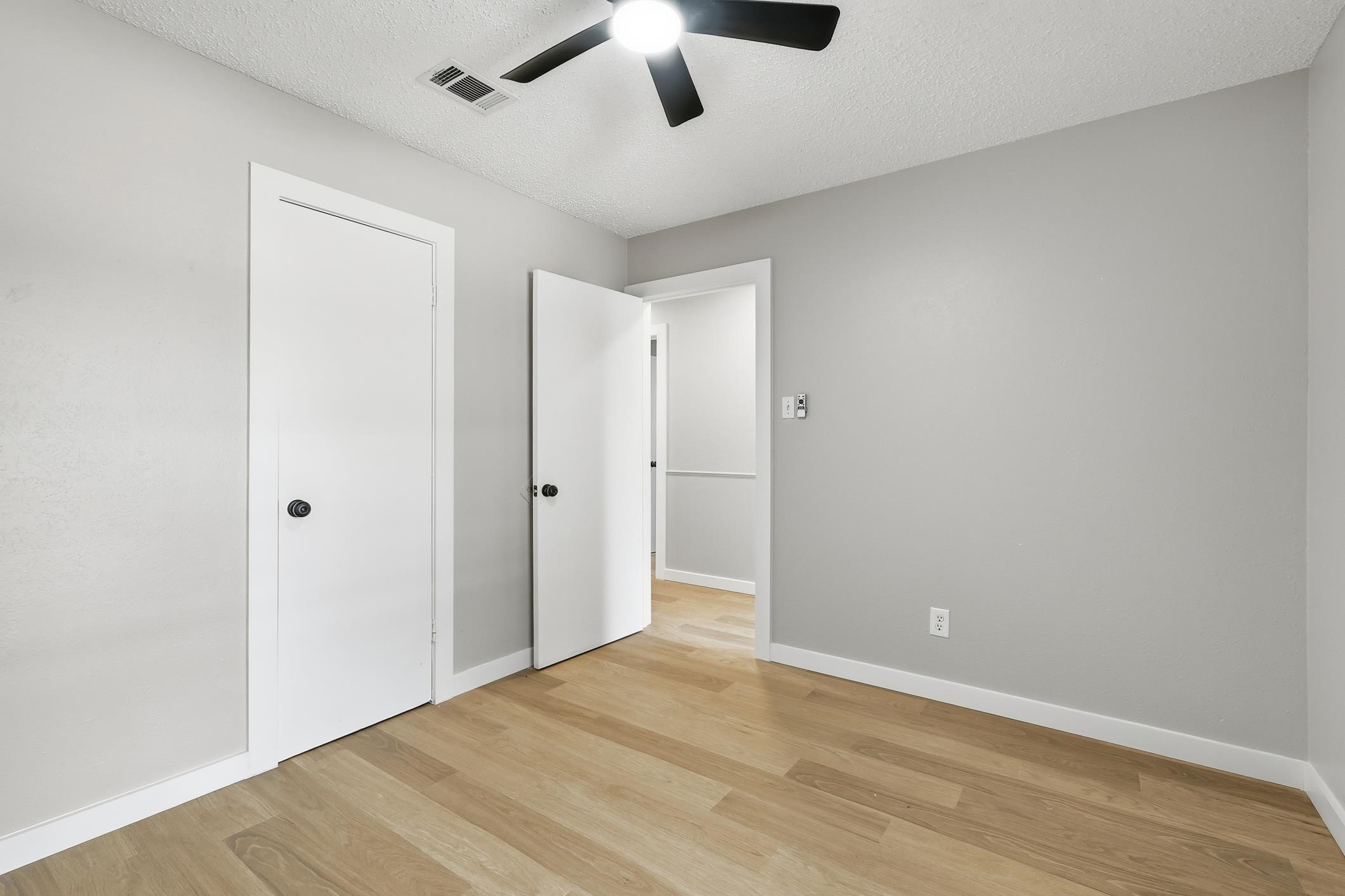 1909 Schumac Lane Bedford TX 76022