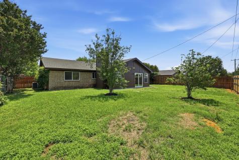 1909 Schumac Lane Bedford TX 76022