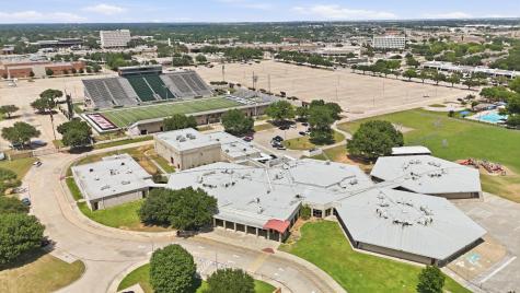 1909 Schumac Lane Bedford TX 76022