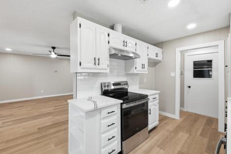 1909 Schumac Lane Bedford TX 76022