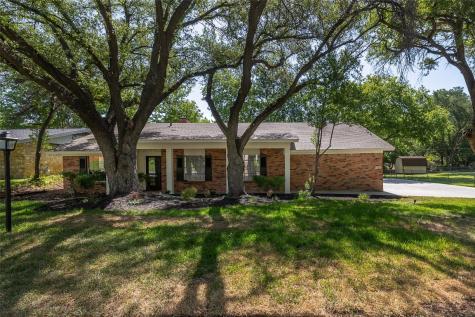 1555 Dalewood Court Fort Worth TX 76112