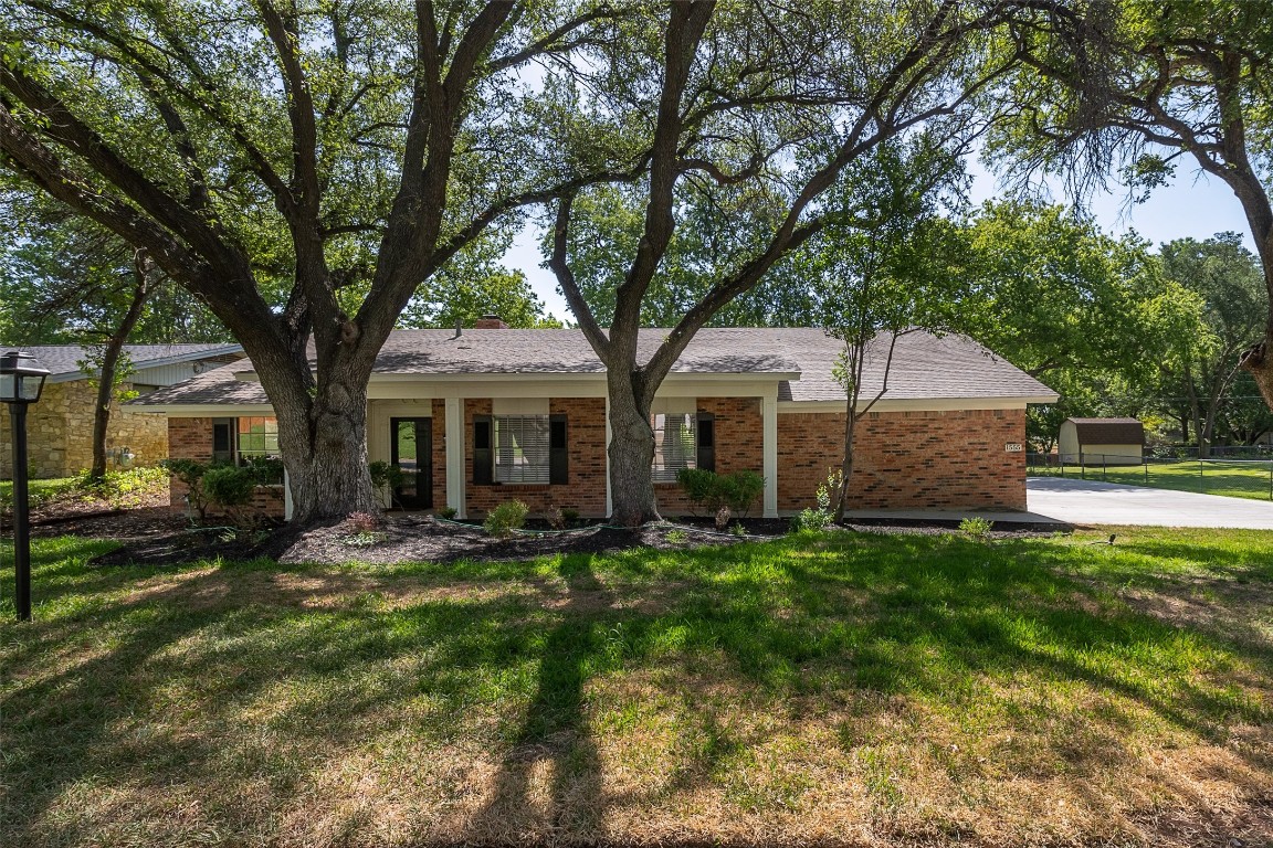 1555 Dalewood Court Fort Worth TX 76112
